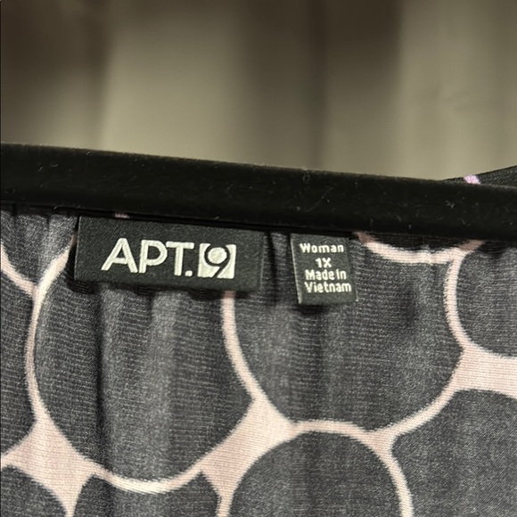 Apt. 9 Gray and White 3/4 Sleeve Boxy Blouse - Picture 2 of 5